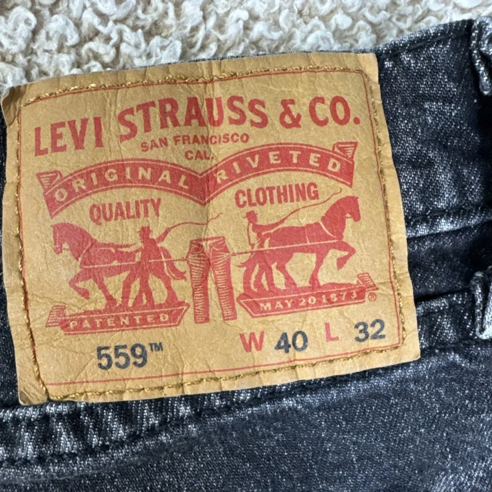 Levis 559 Relaxed Fit Straight Leg Men's Size 40X32 Black Denim Jeans Stretch